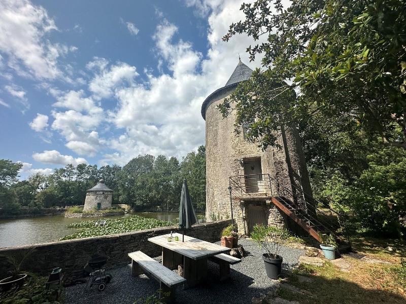 Cha Teau De La Preuille image