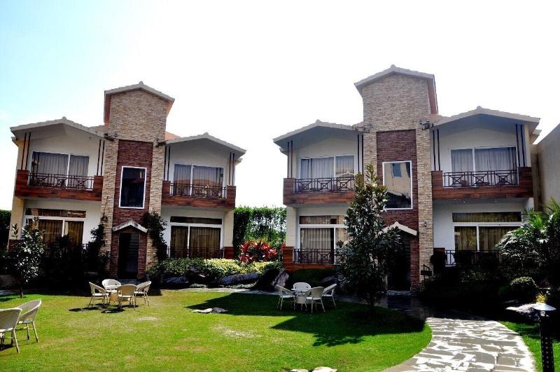 Trinantara Resort And Spa image