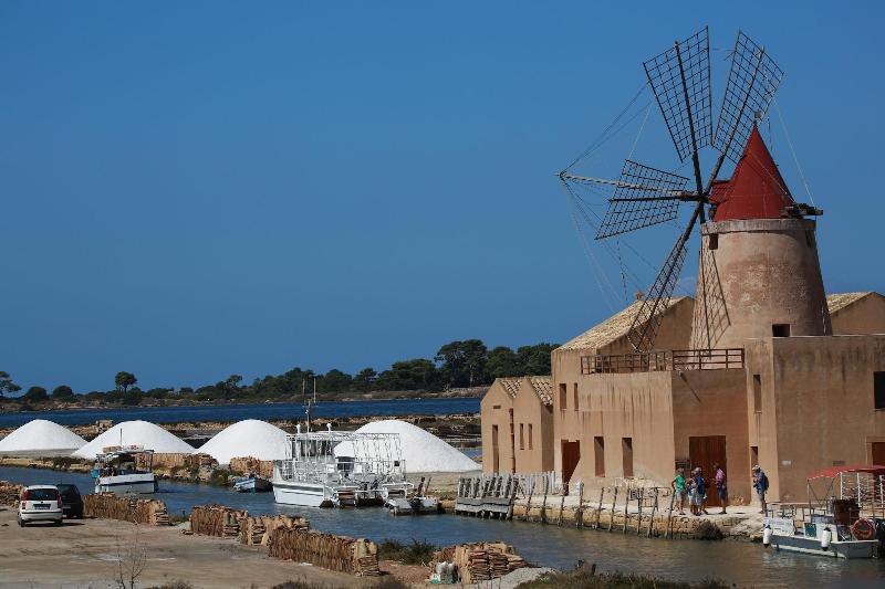 Baitan Hotel image