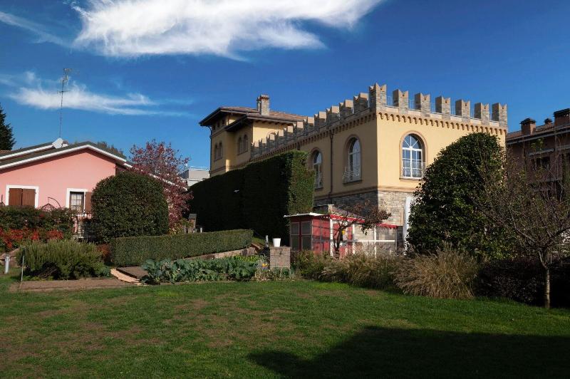 Il Codirosso A Il Castello Che Non Ca ™era image