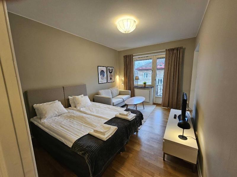 Live And Stay Lagerbring image