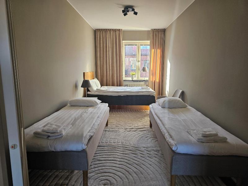Live And Stay Lagerbring image
