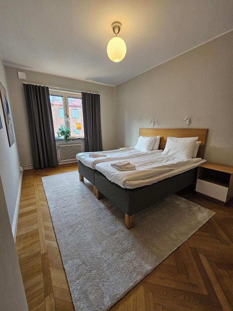 Live And Stay Lagerbring image