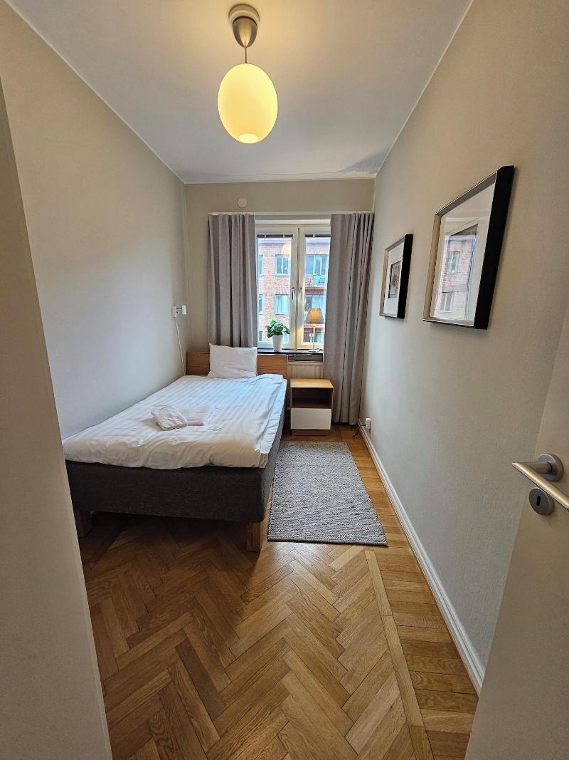 Live And Stay Lagerbring image