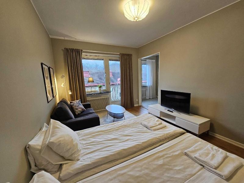 Live And Stay Lagerbring image