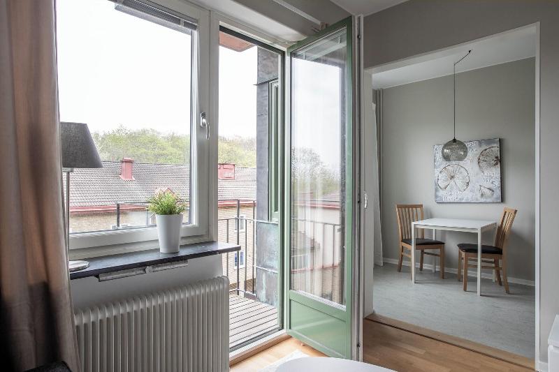 Live And Stay Lagerbring image
