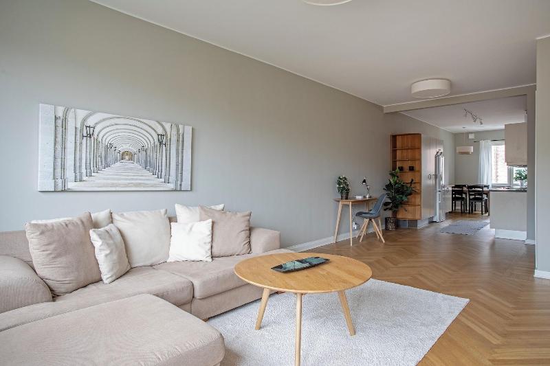 Live And Stay Lagerbring image