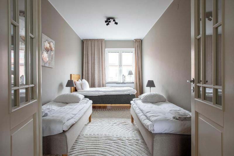 Live And Stay Lagerbring image