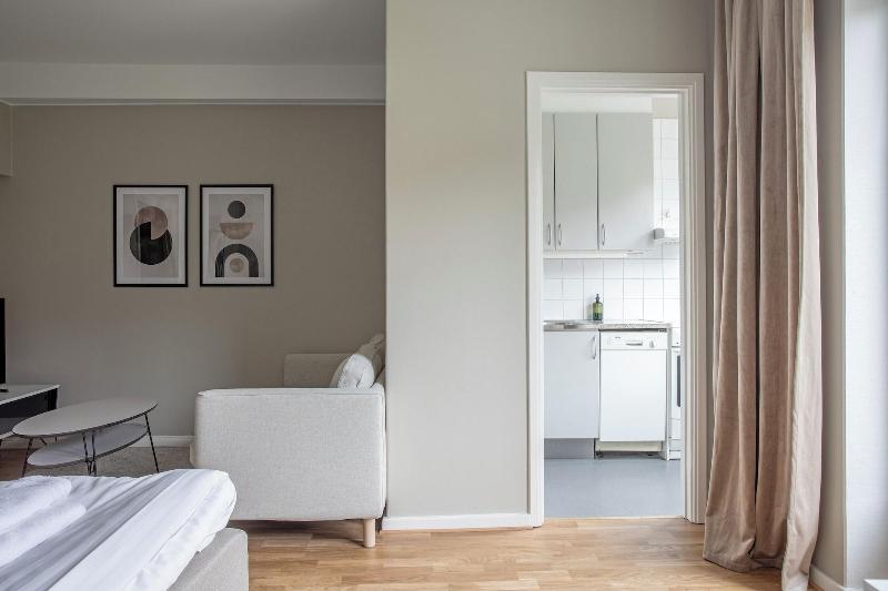 Live And Stay Lagerbring image