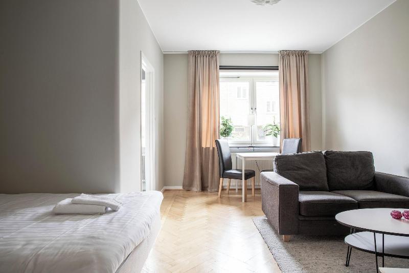 Live And Stay Lagerbring image