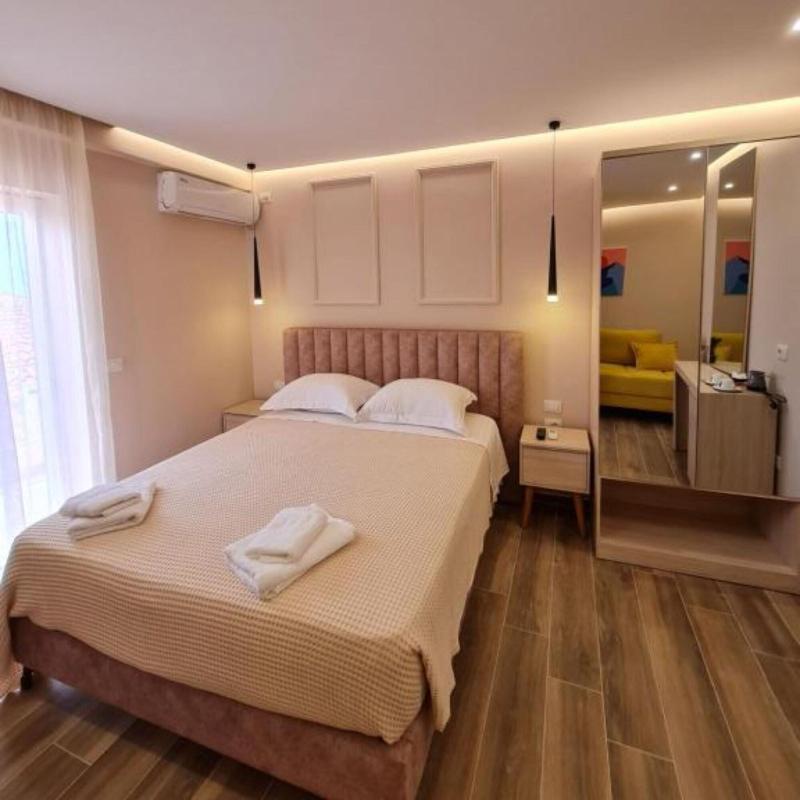 Himara 28 image