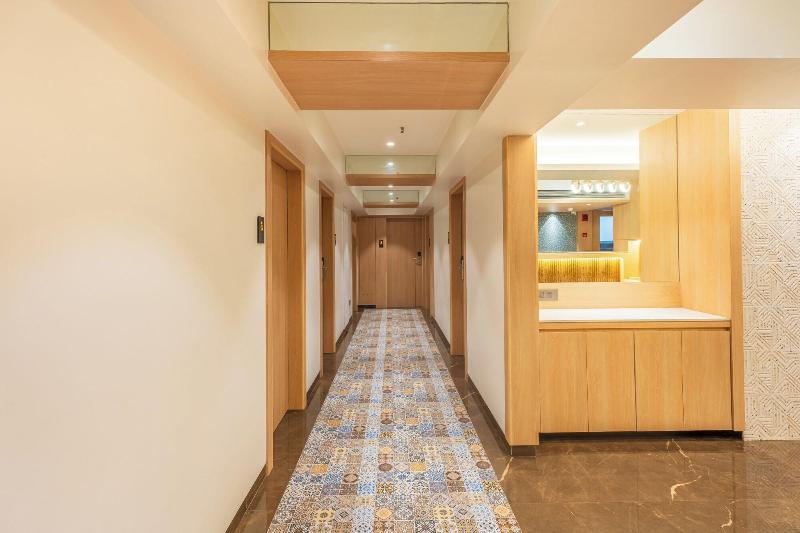 Hotel Supreme Comforts Mumbai Airport image