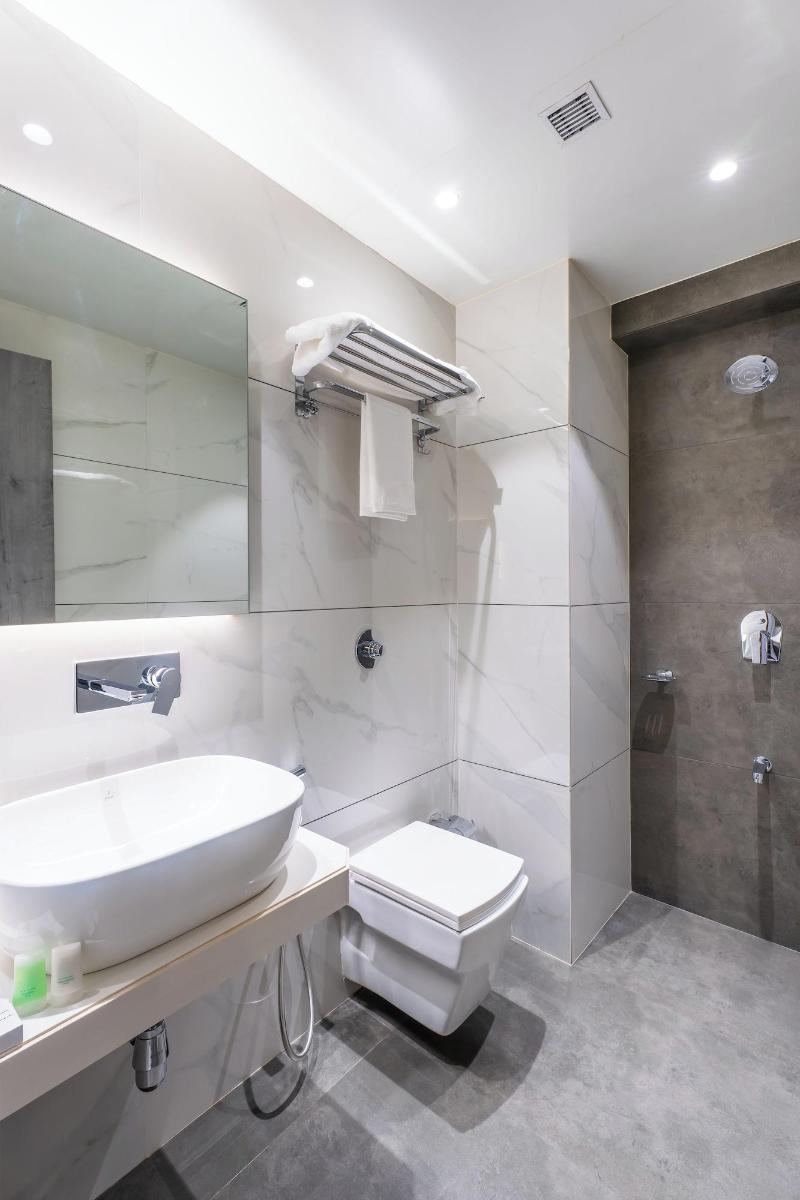 Hotel Supreme Comforts Mumbai Airport image
