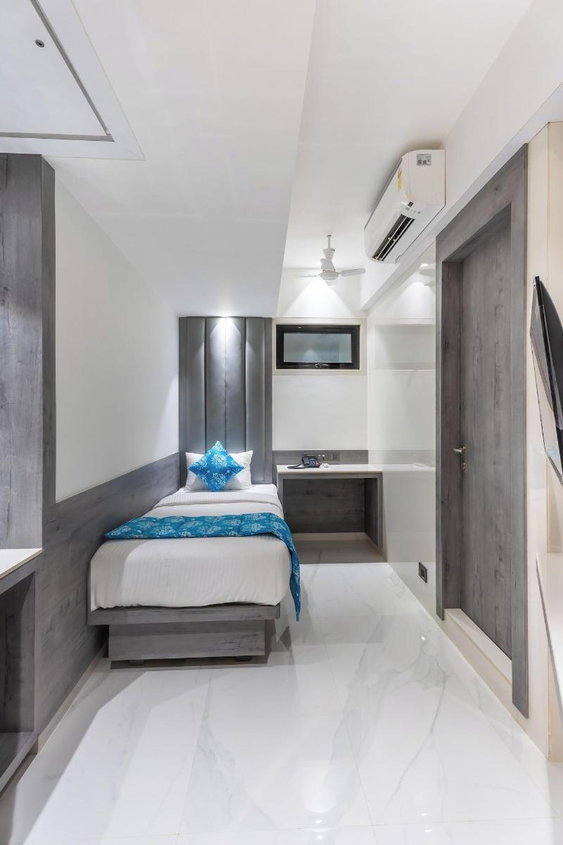 Hotel Supreme Comforts Mumbai Airport image