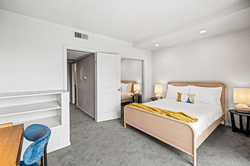 Littlefield Lofts Hosted By Placemakr 6th Street image
