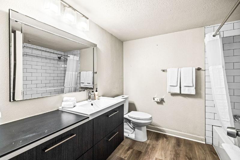 Littlefield Lofts Hosted By Placemakr 6th Street image