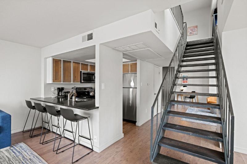 Littlefield Lofts Hosted By Placemakr 6th Street image