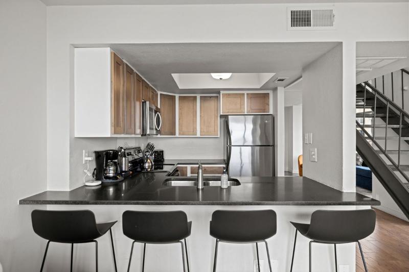 Littlefield Lofts Hosted By Placemakr 6th Street image