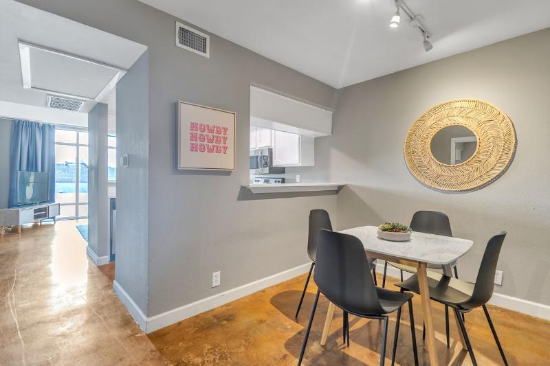 Littlefield Lofts Hosted By Placemakr 6th Street image