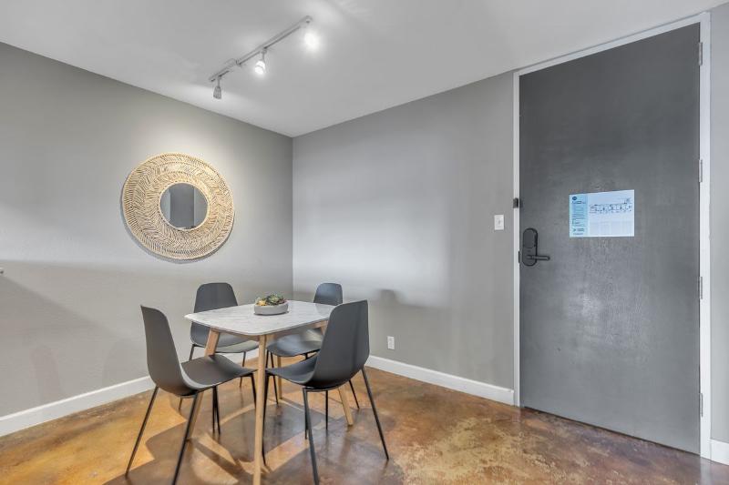 Littlefield Lofts Hosted By Placemakr 6th Street image