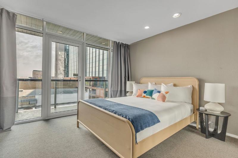 Littlefield Lofts Hosted By Placemakr 6th Street image