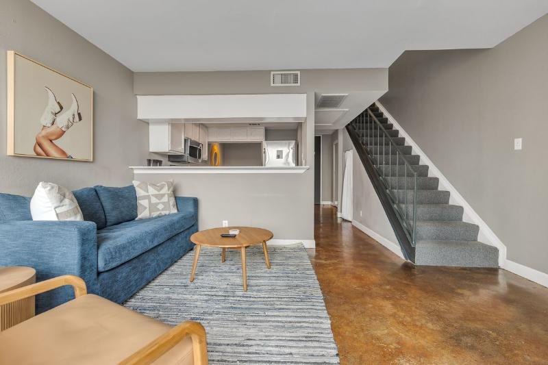 Littlefield Lofts Hosted By Placemakr 6th Street image