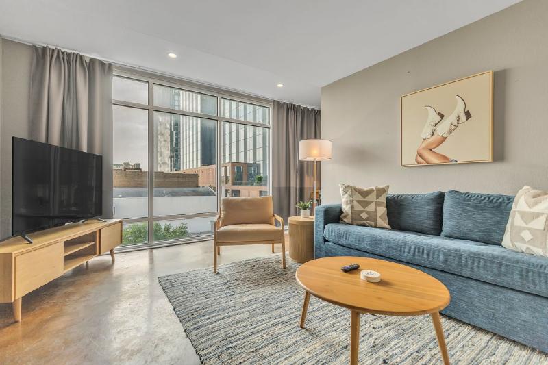 Littlefield Lofts Hosted By Placemakr 6th Street image