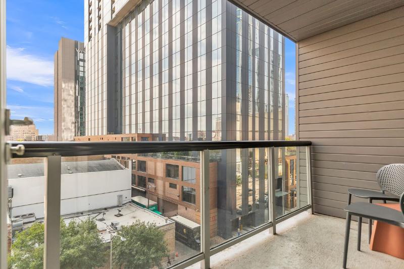 Littlefield Lofts Hosted By Placemakr 6th Street image