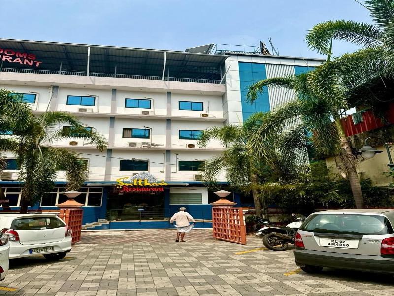 Sulthan Hotel And Restaurant image