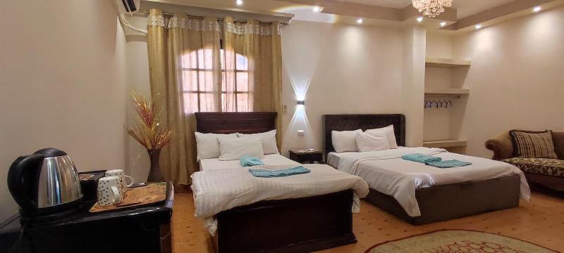 Pyramids Star Inn image