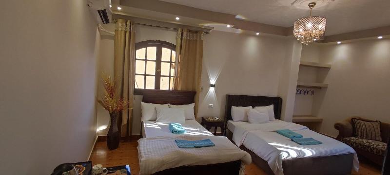 Pyramids Star Inn image