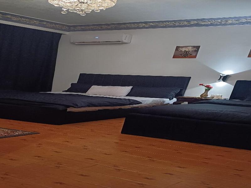 Pyramids Star Inn image