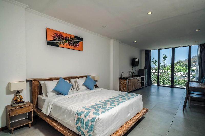 Komodo Suites Downtown image