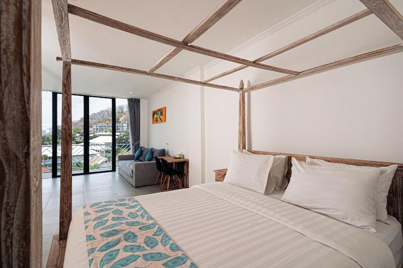 Komodo Suites Downtown image