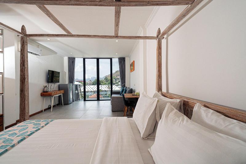 Komodo Suites Downtown image