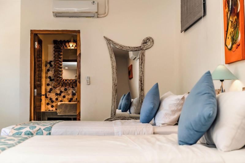 Komodo Suites Downtown image