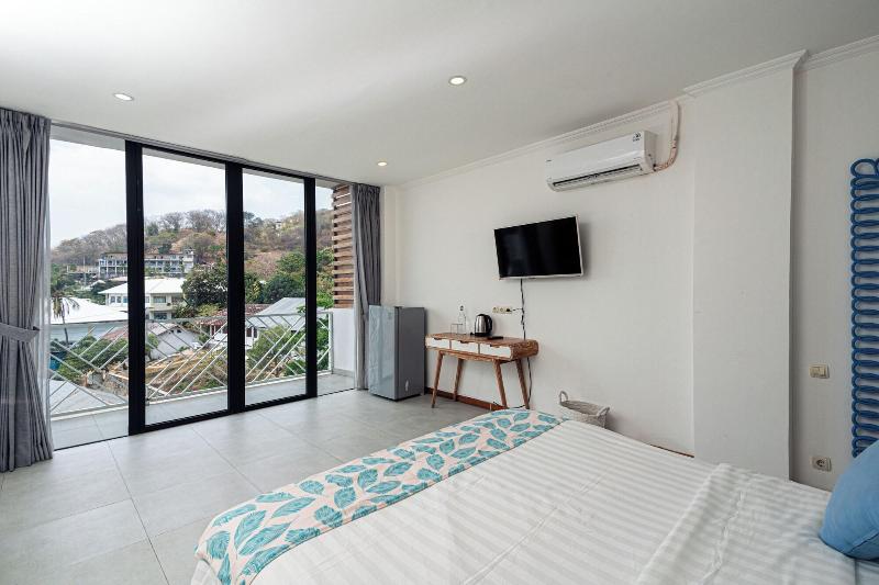 Komodo Suites Downtown image