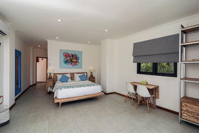Komodo Suites Downtown image