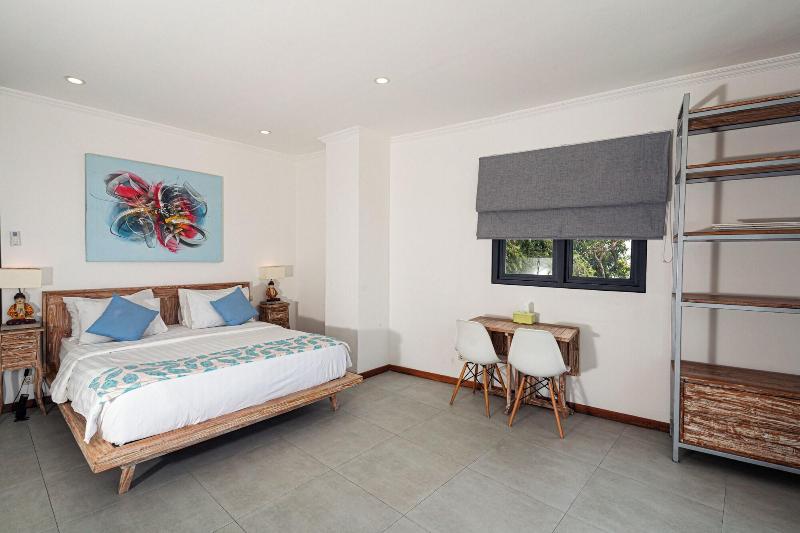 Komodo Suites Downtown image