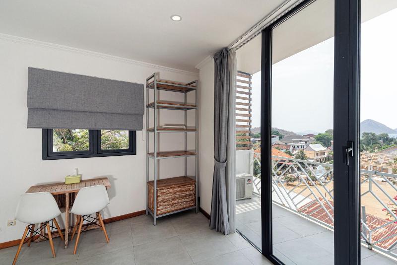 Komodo Suites Downtown image