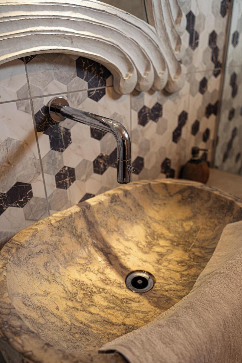 Komodo Suites Downtown image