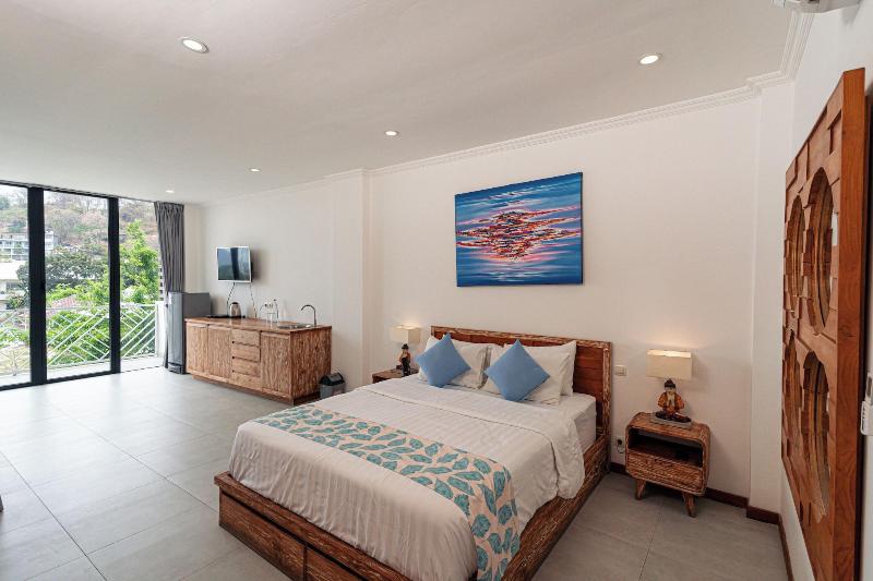 Komodo Suites Downtown image