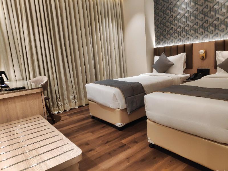 Maxxvalue Hotel Midc image