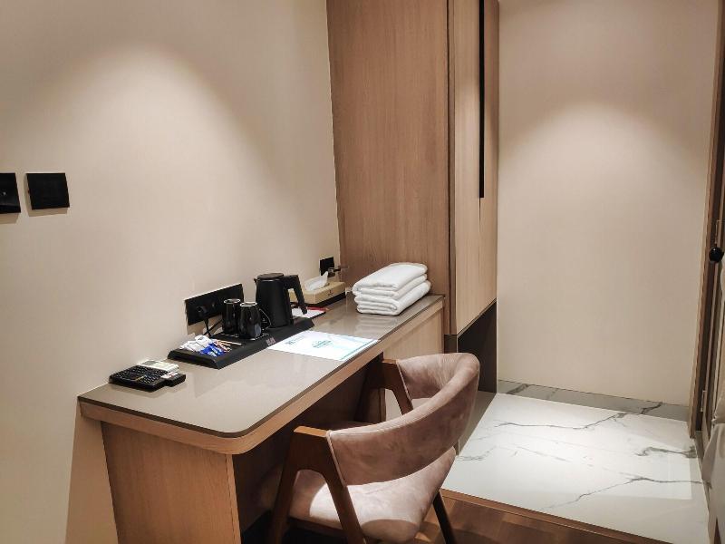 Maxxvalue Hotel Midc image