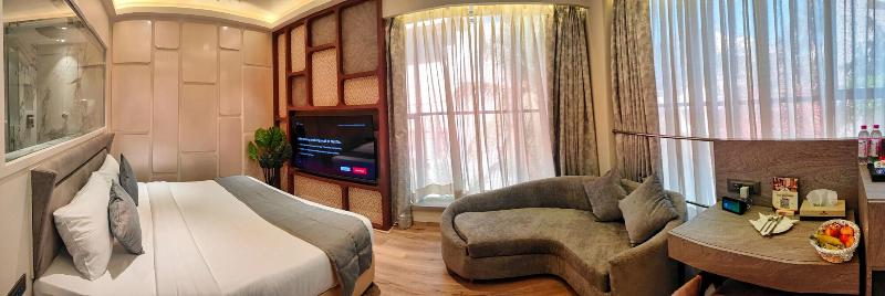 Maxxvalue Hotel Midc image