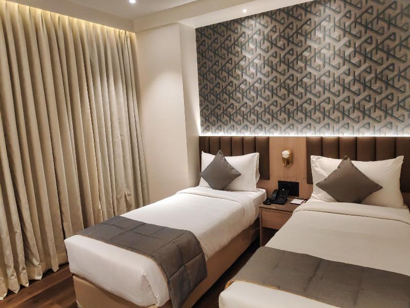Maxxvalue Hotel Midc image
