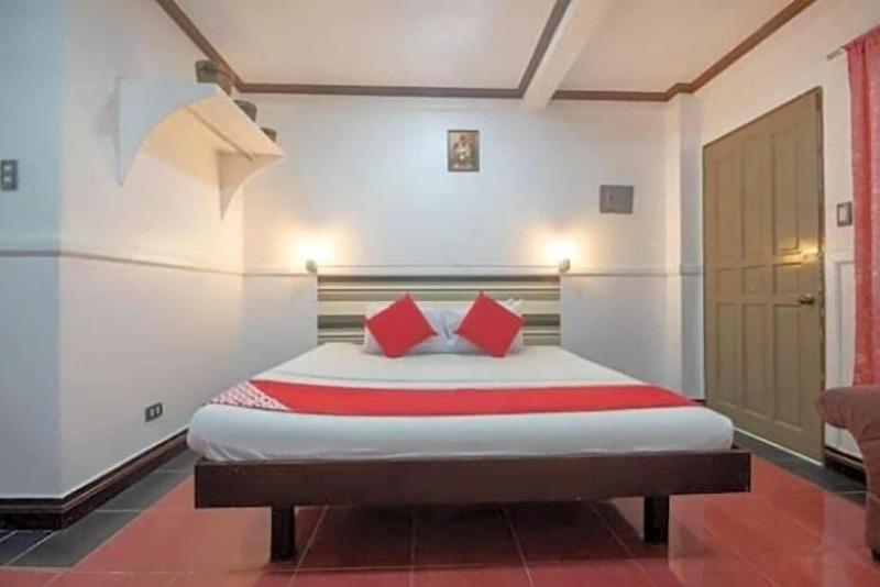Max Travellers Inn image