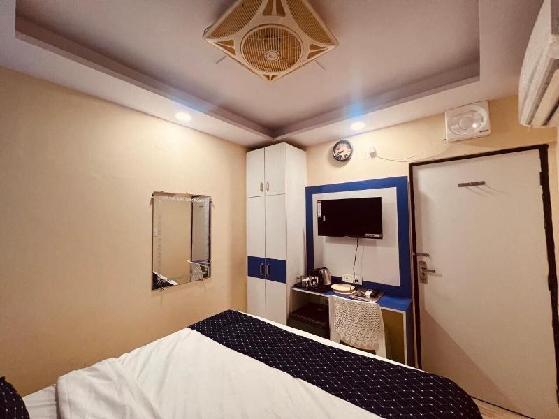 Hotel Metro View Adarsh Nagar Metro image