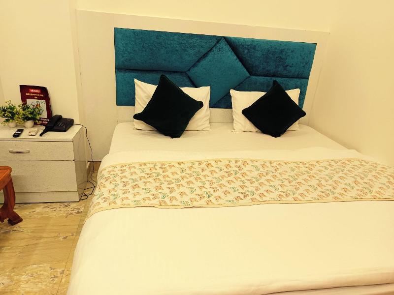 Hotel Diamond Stay Nizamuddin Railway St image