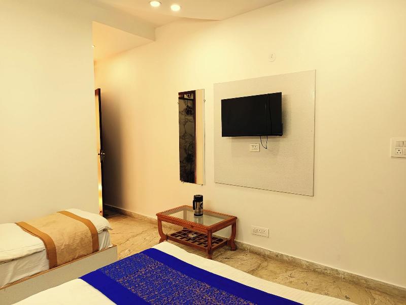 Hotel Diamond Stay Nizamuddin Railway St image